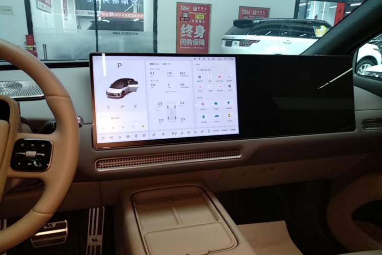 Used Li Auto i6 2025 Model Four-Wheel-Drive Standard Type Audio And AC Panel