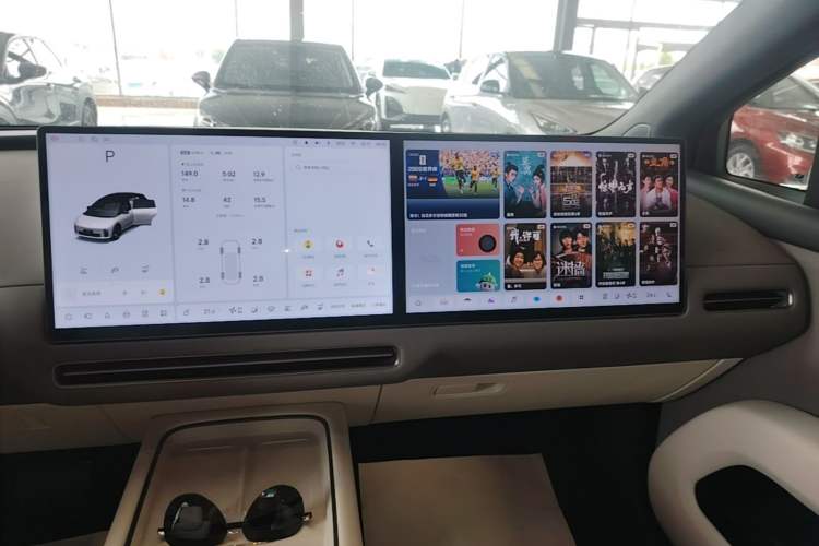 Used Li Auto i6 2025 Model Two-Wheel-Drive Standard Type Audio And AC Panel