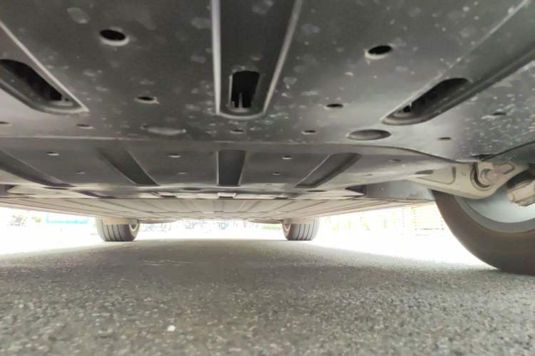 Used Li Auto i6 2025 Model Two-Wheel-Drive Standard Type Chassis Front