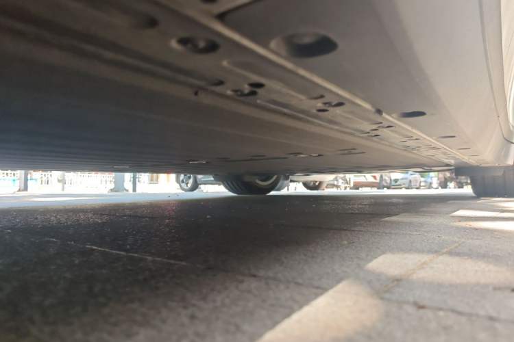 Used Li Auto i6 2025 Model Four-Wheel-Drive Standard Type Chassis Front Left