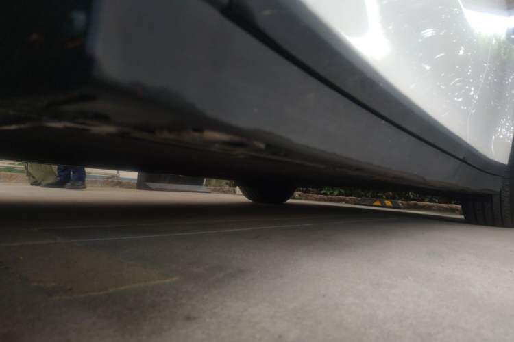 Used Li Auto i6 2025 Model Two-Wheel-Drive Standard Type Chassis Front Left