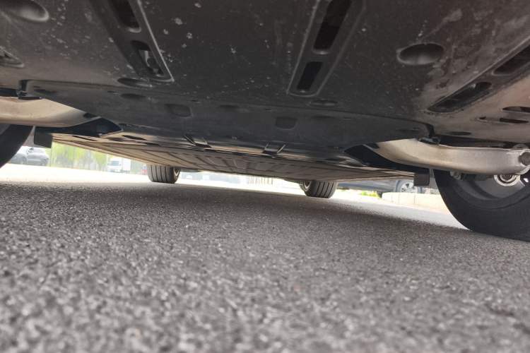 Used Li Auto i6 2025 Model Four-Wheel-Drive Standard Type Chassis Rear