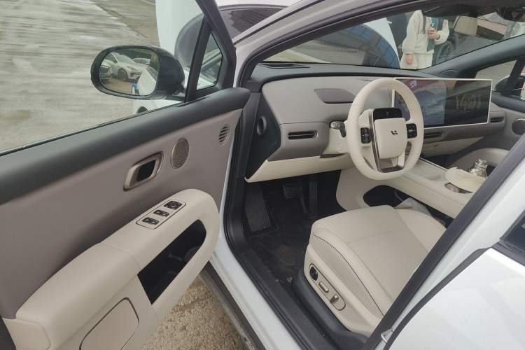Used Li Auto i6 2025 Model Two-Wheel-Drive Standard Type Driver Seat