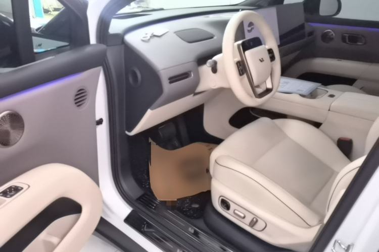 Used Li Auto i6 2025 Model Four-Wheel-Drive Standard Type Driver Seat