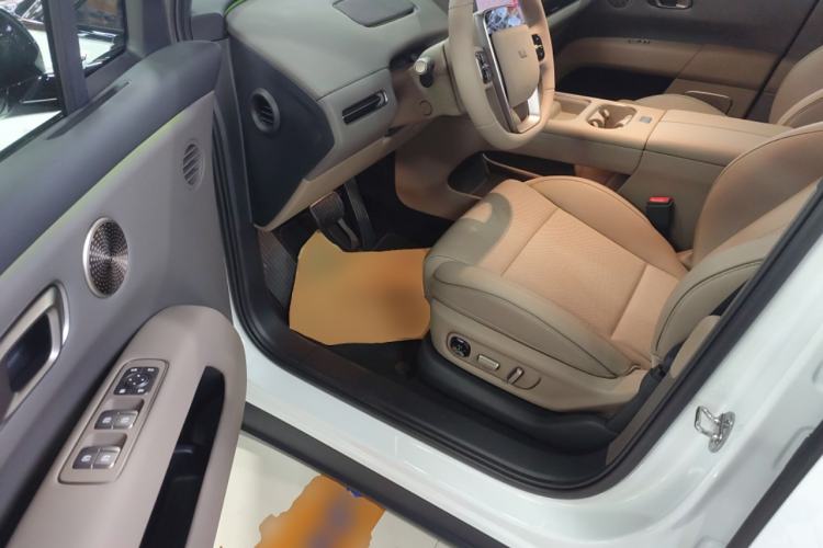 Used Li Auto i6 2025 Model Two-Wheel-Drive Standard Type Driver Seat