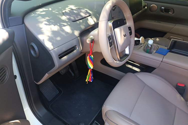 Used Li Auto i6 2025 Model Two-Wheel-Drive Standard Type Driver Seat