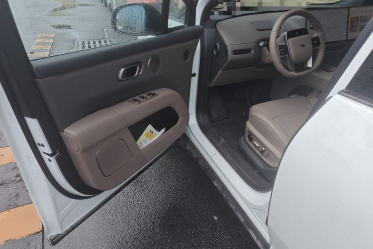 Used Li Auto i6 2025 Model Two-Wheel-Drive Standard Type Driver Seat