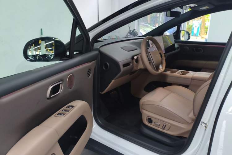 Used Li Auto i6 2025 Model Two-Wheel-Drive Standard Type Driver Seat