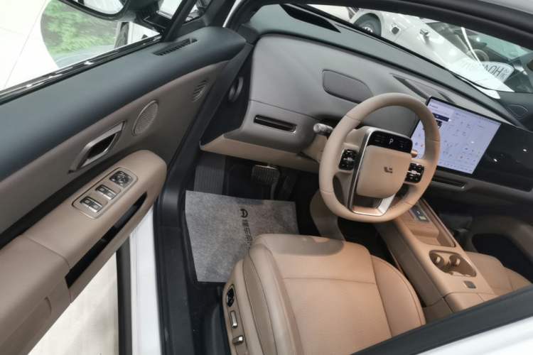 Used Li Auto i6 2025 Model Two-Wheel-Drive Standard Type Driver Seat