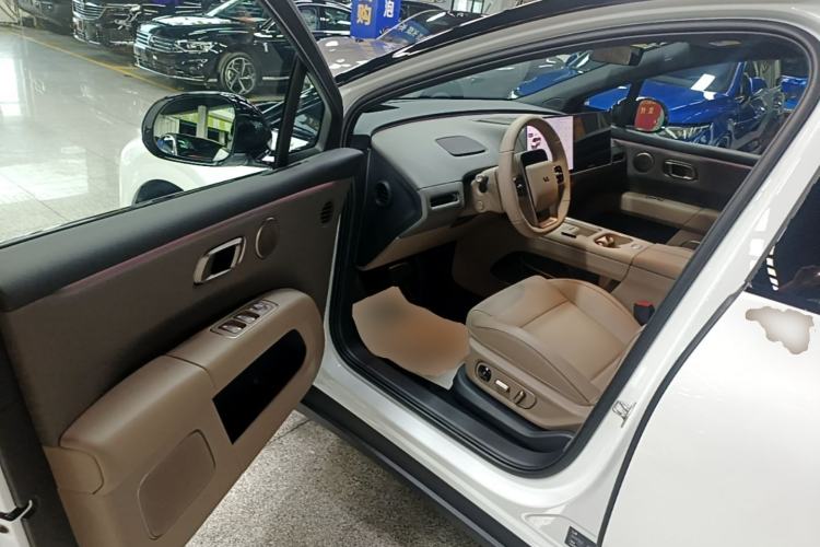 Used Li Auto i6 2025 Model Two-Wheel-Drive Standard Type Driver Seat