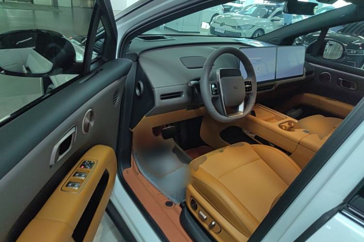 Used Li Auto i6 2025 Model Four-Wheel-Drive Standard Type Driver Seat