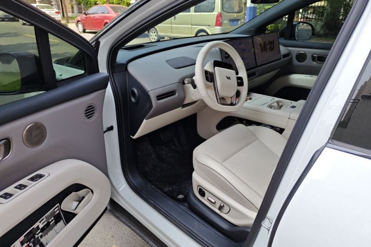 Used Li Auto i6 2025 Model Two-Wheel-Drive Standard Type Driver Seat