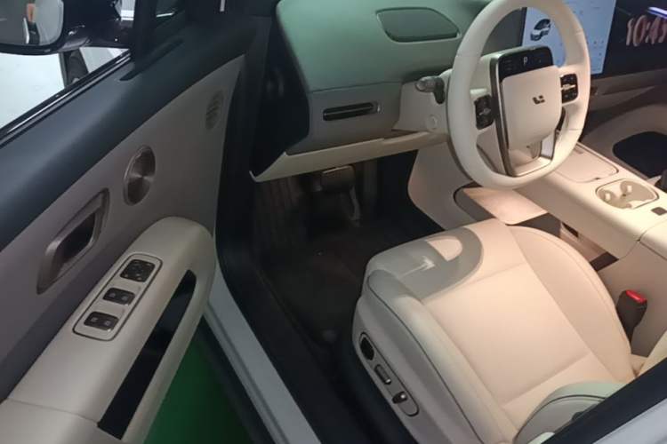 Used Li Auto i6 2025 Model Four-Wheel-Drive Standard Type Driver Seat
