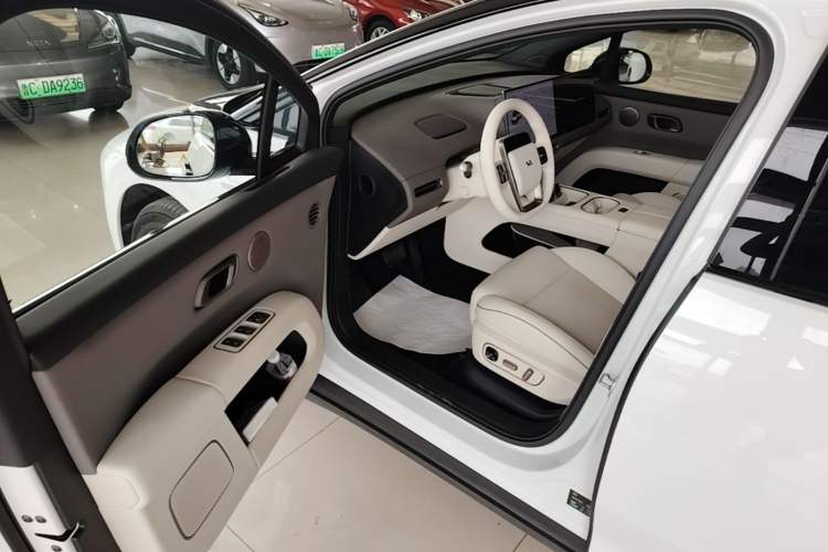 Used Li Auto i6 2025 Model Two-Wheel-Drive Standard Type Driver Seat