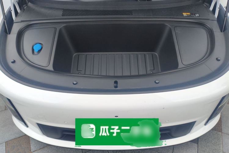 Used Li Auto i6 2025 Model Two-Wheel-Drive Standard Type Engine Bay