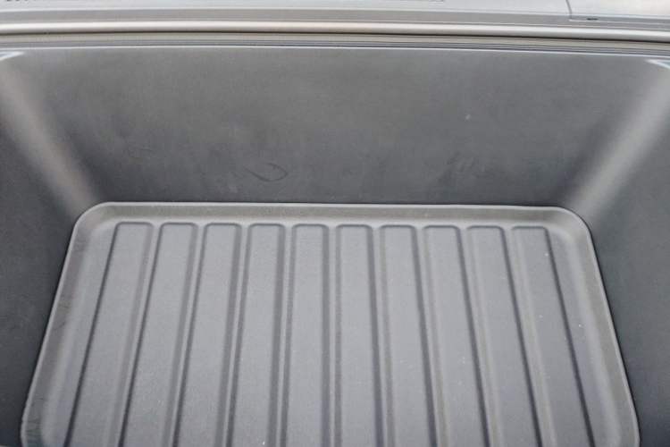Used Li Auto i6 2025 Model Two-Wheel-Drive Standard Type Engine Bay