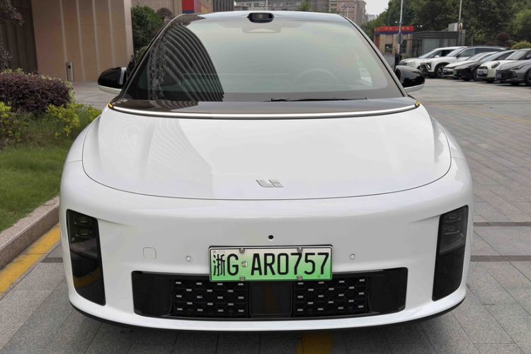 Used Li Auto i6 2025 Model Two-Wheel-Drive Standard Type Engine Bay