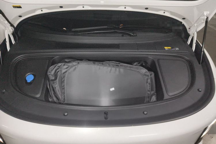Used Li Auto i6 2025 Model Two-Wheel-Drive Standard Type Engine Bay