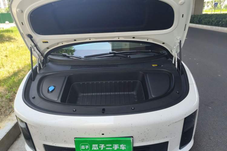 Used Li Auto i6 2025 Model Two-Wheel-Drive Standard Type Engine Bay