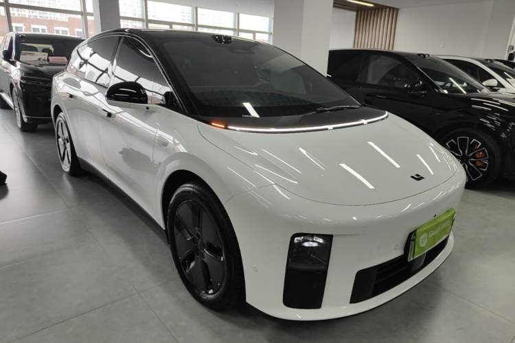 Used Li Auto i6 2025 Model Two-Wheel-Drive Standard Type Exterior 1