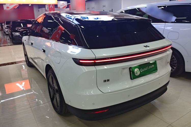 Used Li Auto i6 2025 Model Two-Wheel-Drive Standard Type Exterior 2