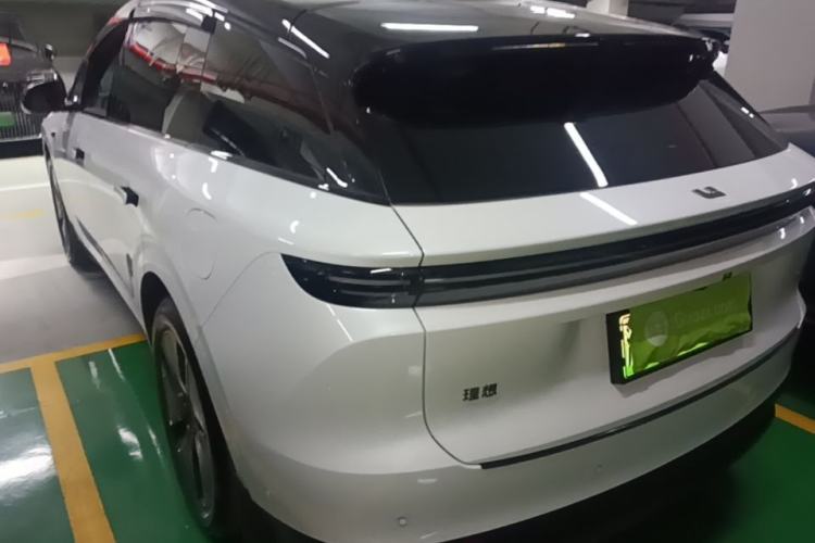 Used Li Auto i6 2025 Model Two-Wheel-Drive Standard Type Exterior 2