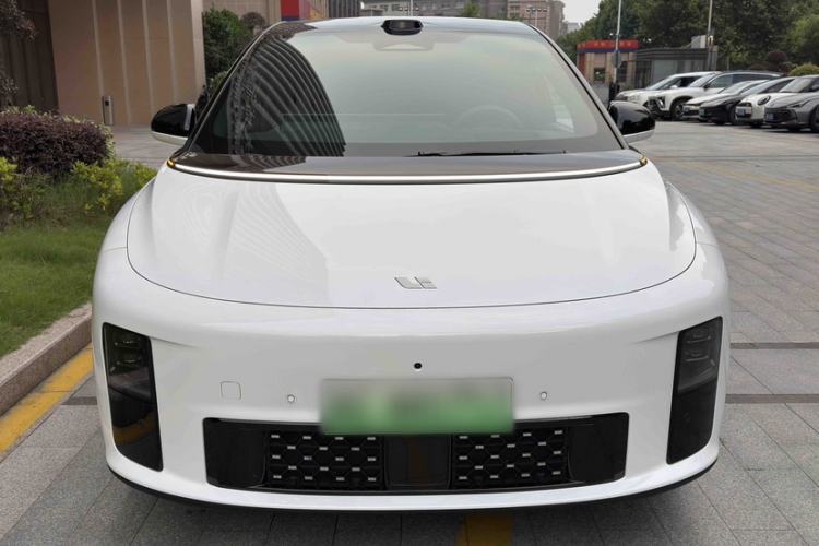 Used Li Auto i6 2025 Model Two-Wheel-Drive Standard Type Exterior 2