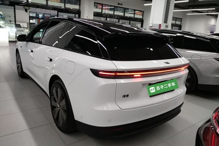 Used Li Auto i6 2025 Model Four-Wheel-Drive Standard Type Exterior 2