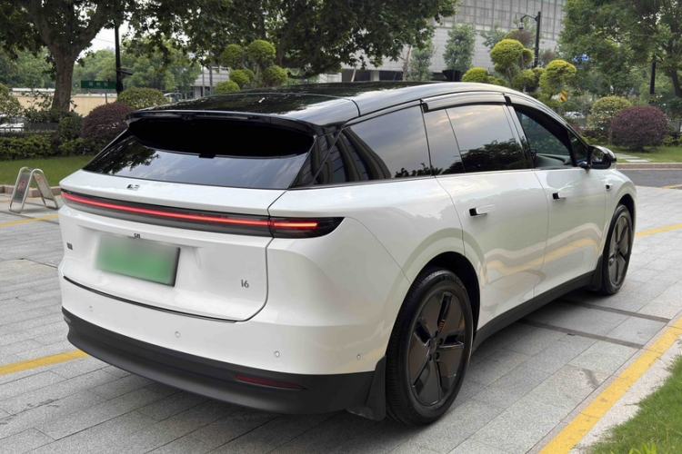 Used Li Auto i6 2025 Model Two-Wheel-Drive Standard Type Exterior 3