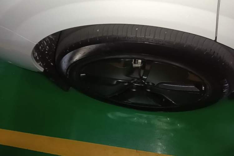 Used Li Auto i6 2025 Model Two-Wheel-Drive Standard Type Exterior 5