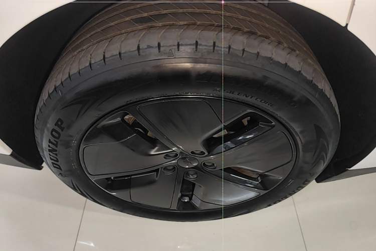 Used Li Auto i6 2025 Model Two-Wheel-Drive Standard Type Exterior 5