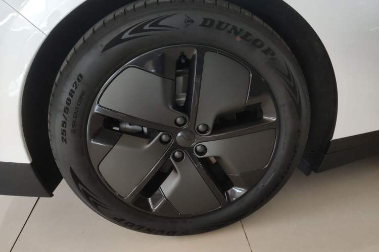 Used Li Auto i6 2025 Model Two-Wheel-Drive Standard Type Exterior 5