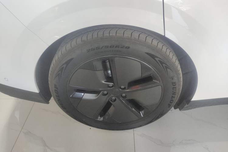 Used Li Auto i6 2025 Model Two-Wheel-Drive Standard Type Exterior 5