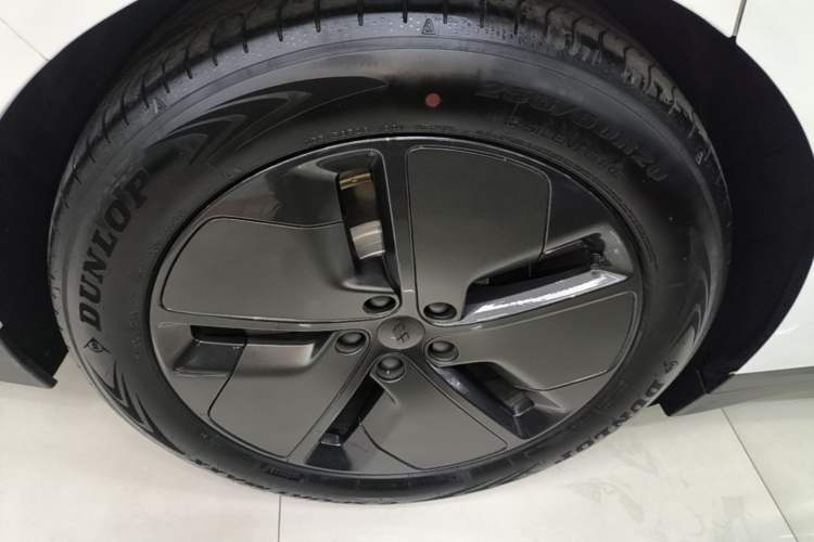 Used Li Auto i6 2025 Model Two-Wheel-Drive Standard Type Exterior 5