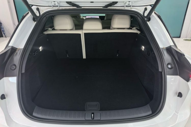 Used Li Auto i6 2025 Model Two-Wheel-Drive Standard Type Exterior 6