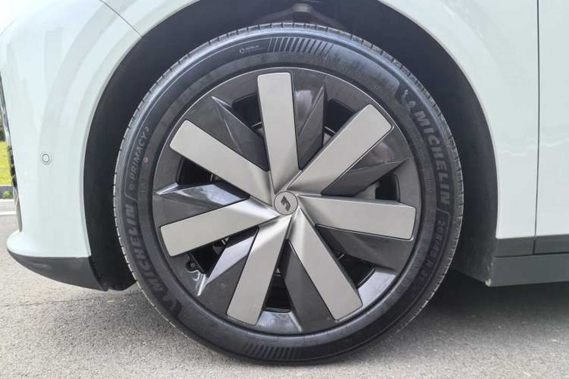 Used Li Auto i6 2025 Model Four-Wheel-Drive Standard Type Exterior 7