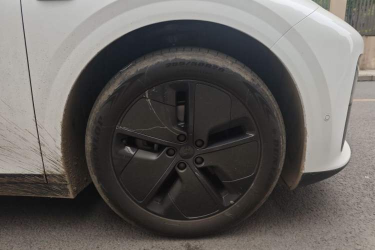 Used Li Auto i6 2025 Model Two-Wheel-Drive Standard Type Exterior 7