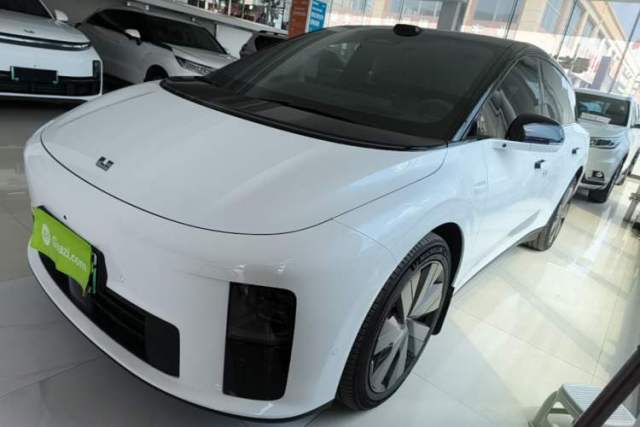 Used Li Auto i6 2025 Model Four-Wheel-Drive Standard Type