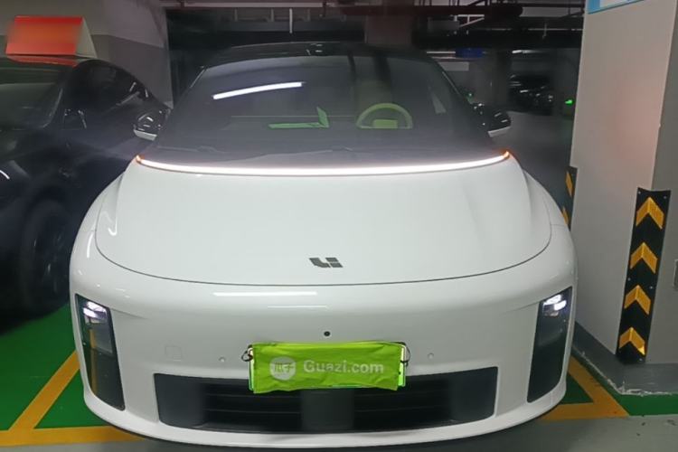 Used Li Auto i6 2025 Model Four-Wheel-Drive Standard Type Front