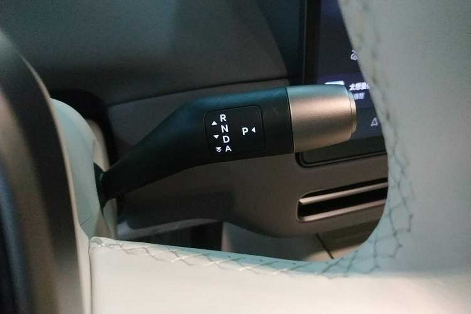 Used Li Auto i6 2025 Model Four-Wheel-Drive Standard Type Gear Lever