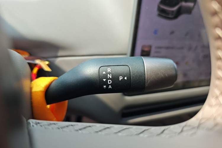 Used Li Auto i6 2025 Model Four-Wheel-Drive Standard Type Gear Lever