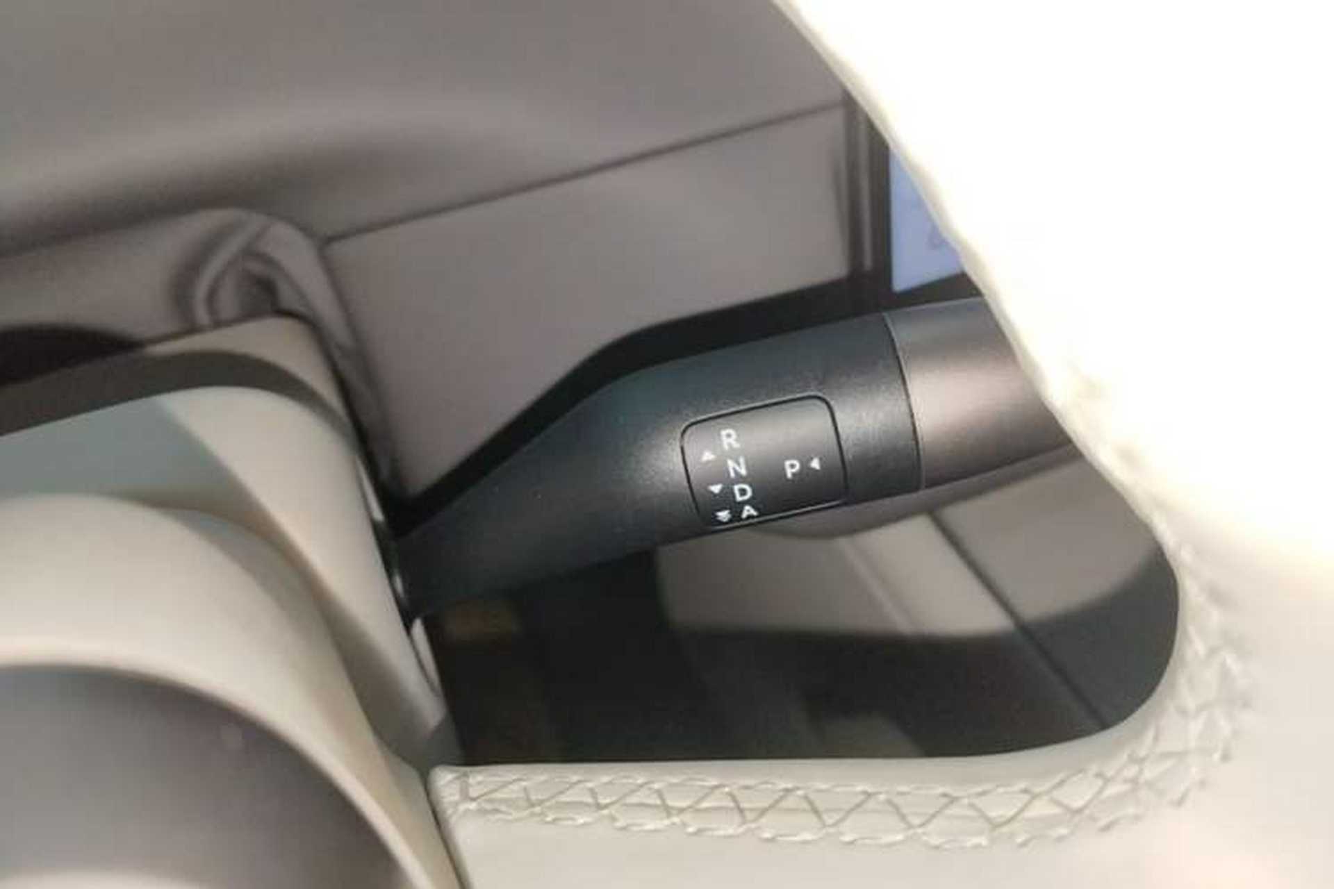 Used Li Auto i6 2025 Model Four-Wheel-Drive Standard Type Gear Lever