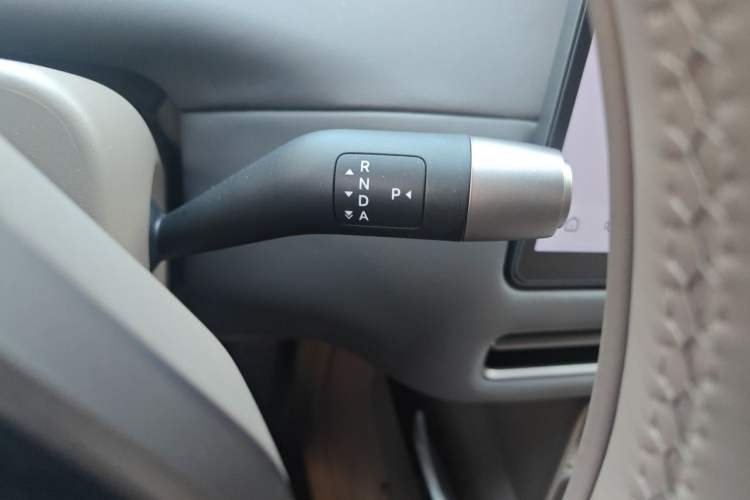 Used Li Auto i6 2025 Model Two-Wheel-Drive Standard Type Gear Lever