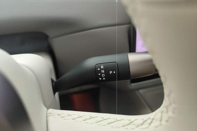 Used Li Auto i6 2025 Model Four-Wheel-Drive Standard Type Gear Lever