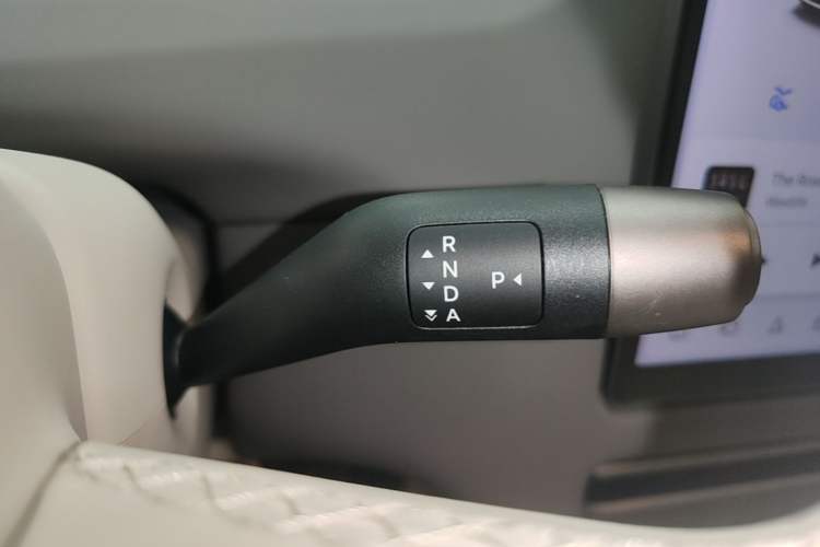 Used Li Auto i6 2025 Model Two-Wheel-Drive Standard Type Gear Lever