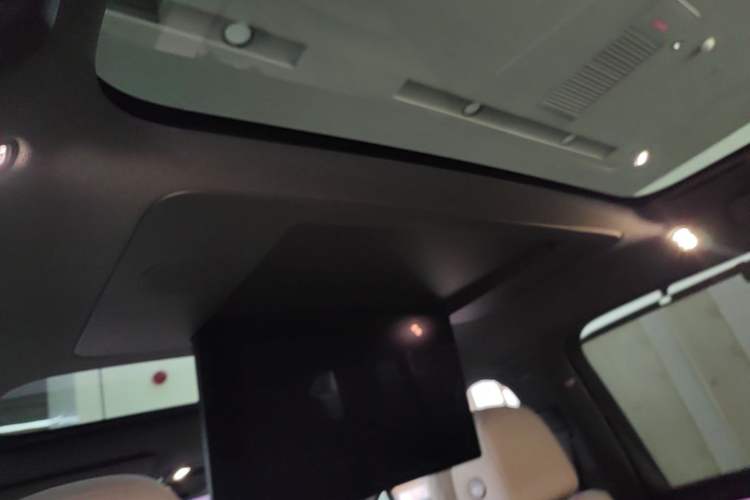 Used Li Auto i6 2025 Model Two-Wheel-Drive Standard Type Headliner