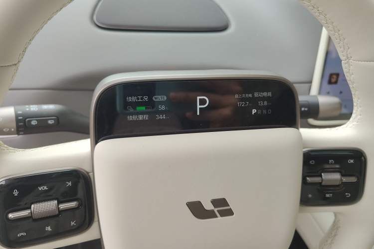 Used Li Auto i6 2025 Model Two-Wheel-Drive Standard Type Instrument Cluster