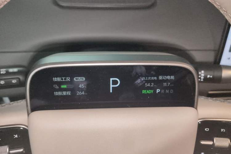 Used Li Auto i6 2025 Model Two-Wheel-Drive Standard Type Instrument Cluster