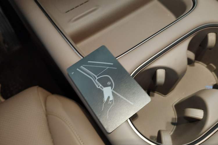 Used Li Auto i6 2025 Model Four-Wheel-Drive Standard Type Interior 1
