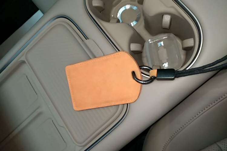 Used Li Auto i6 2025 Model Four-Wheel-Drive Standard Type Interior 1